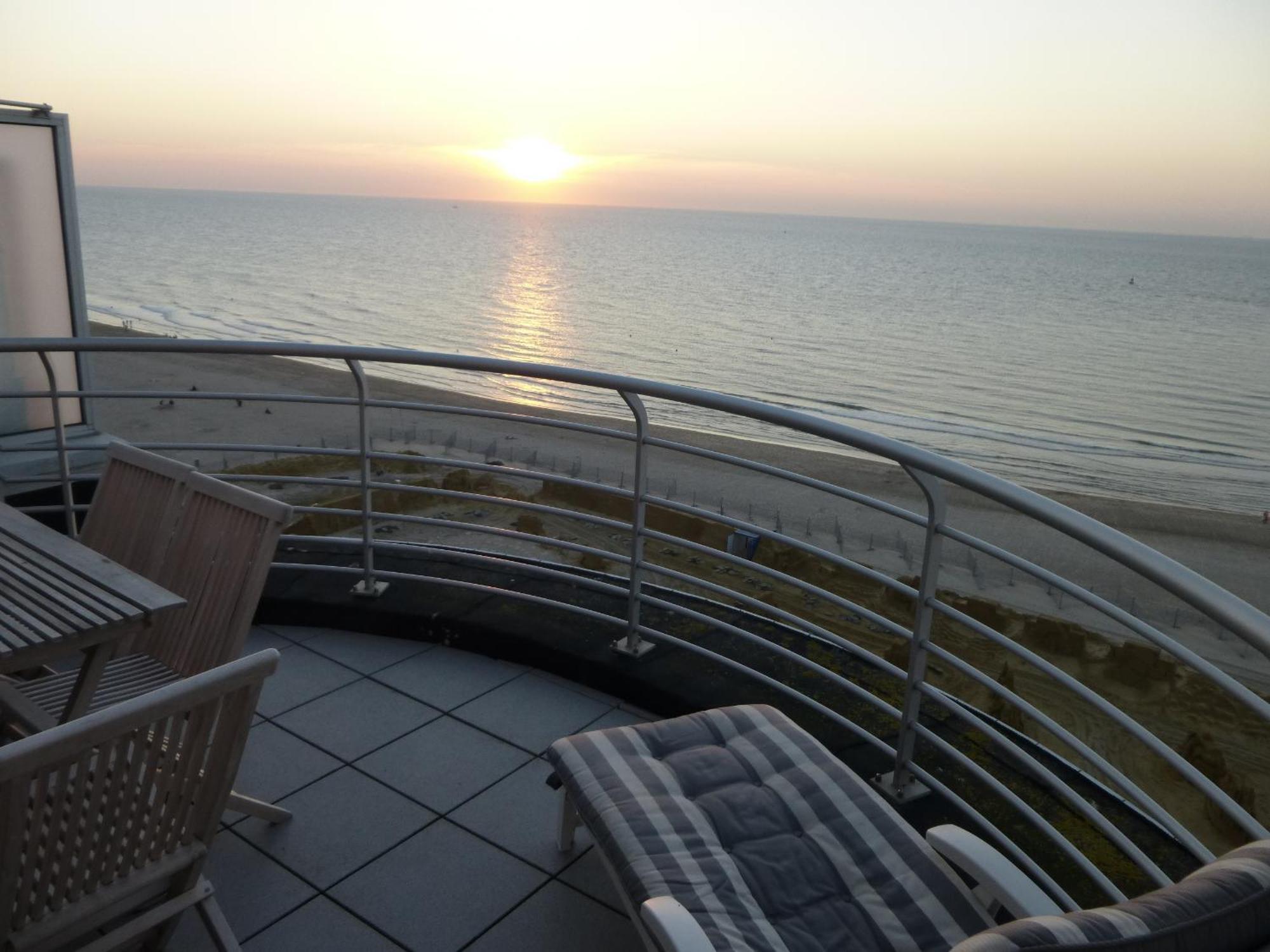 オステンドEl Mirador Penthouse Parisアパートメント エクステリア 写真